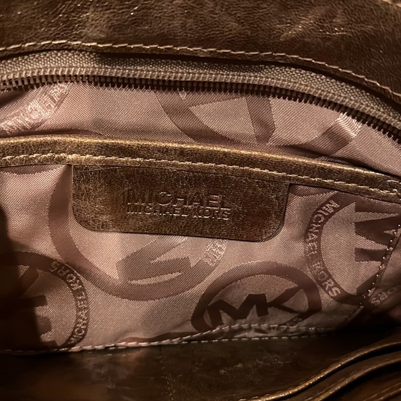 Michael Kors gold clutch bag with removable strap - Picture 4 of 5